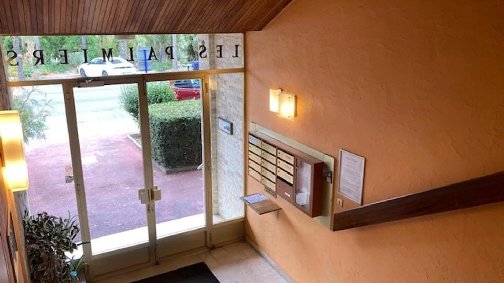 Appartement Climatise 2 Etoiles Avec Balcon, Proche Plage Et Centre - Le Lavandou - Fr-1-308-199 Apartment